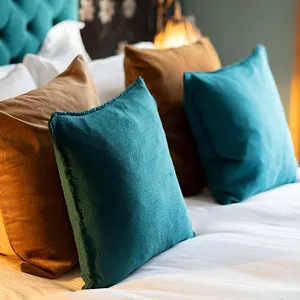 https://the-red-lion.brighton-hotels-england.com